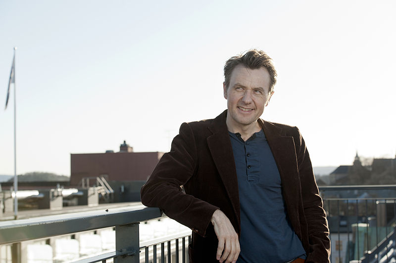 Kritikken mot Fredrik Skavlan sitt intervju med Jim Åkeson må kunne tolkast som meir enn eit spørsmål om politisk tilhøyre. Foto: Johannes Jansson. CC-lisens: http://commons.wikimedia.org/wiki/File:Fredrik_Skavlan,_Tv-programledare.jpg